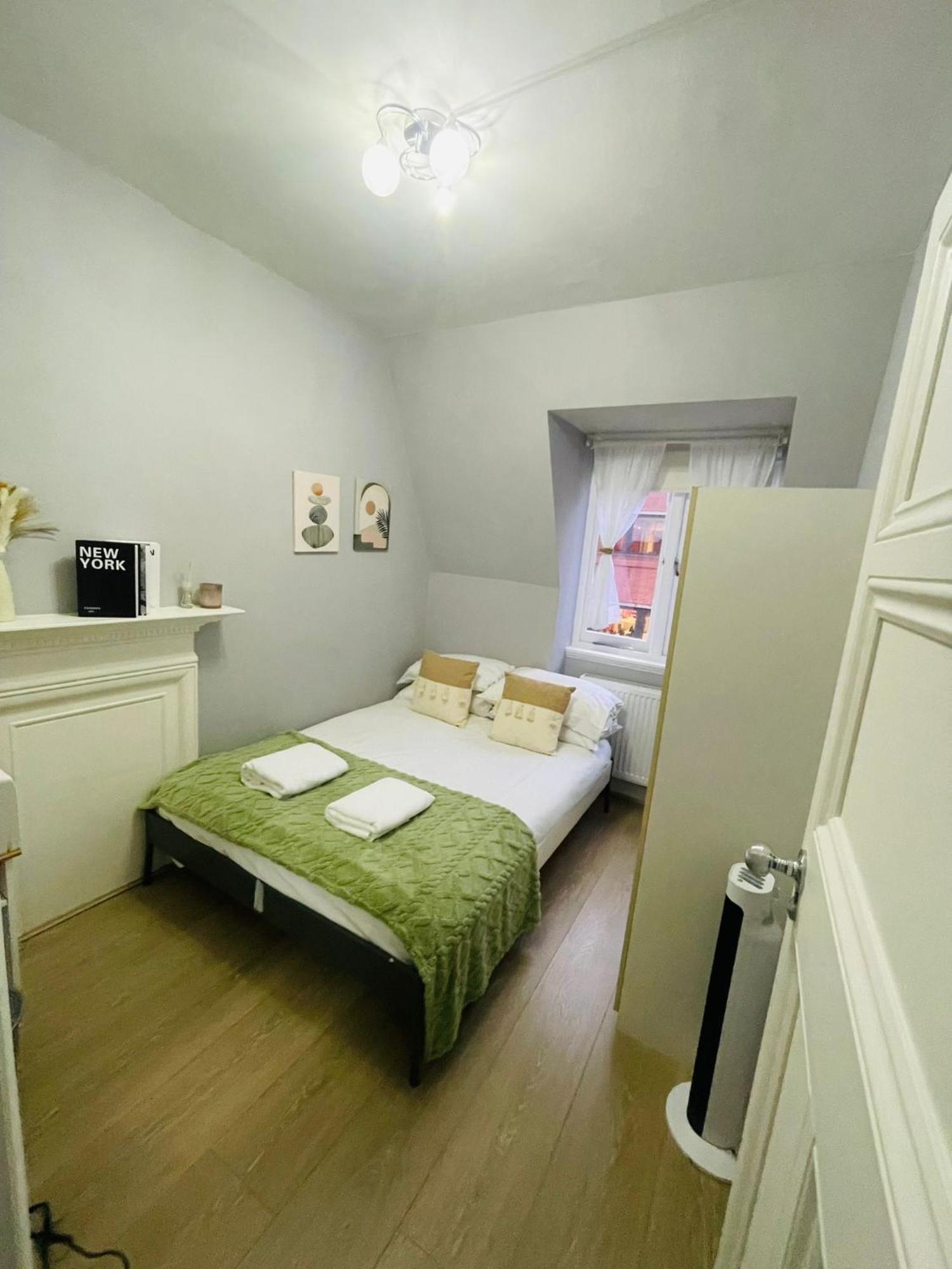Apartments In The Heart Of High Street Kensington London Bilik gambar